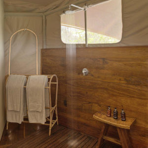 sayari_-_family_room_shower_set_up