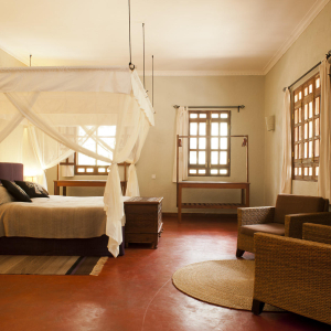 Schlafzimmer mit Doppelbett