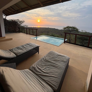 Liegen und Plunge Pool