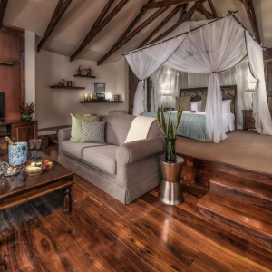 Wohnbereich mit Doppelbett