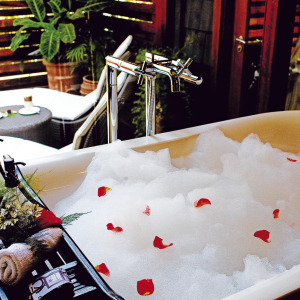 Badewanne mit Schaumbad