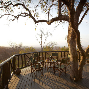 Terrasse mit Sitzgelegenheit