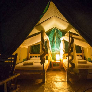 Zelt mit zwei Einzelbetten