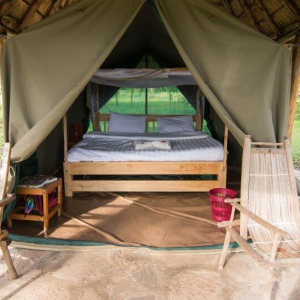 Zelt mit Doppelbett 