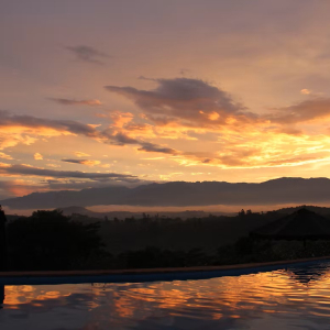 Sonnenuntergang am Pool