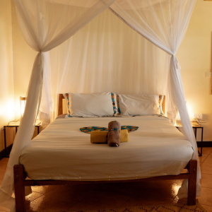 Doppelbett mit Moskitonetz