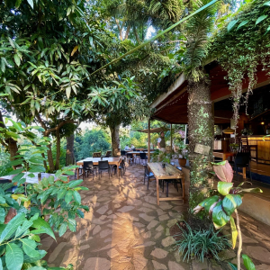 Terrasse Hauptgebäude