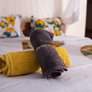 Doppelbett mit Handtücher