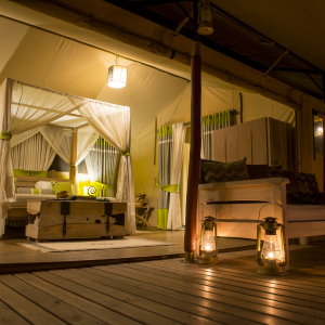 Forest Tent von Außen mit Veranda