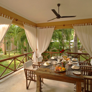 Frühstück Garten Villa