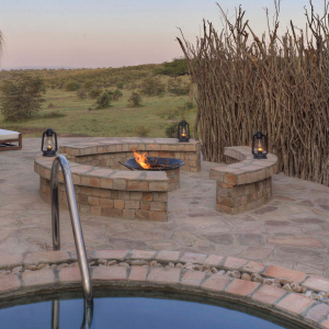 Feuerstelle und Pool