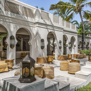 Dhahabu Bar Terrasse