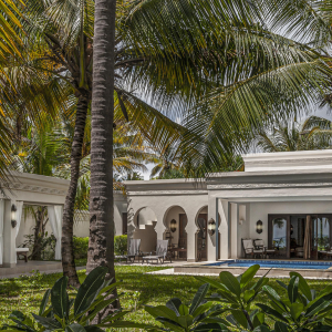 Royal Beach Villa Garten